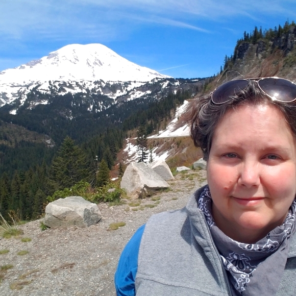 Meet your Posher, Jennfer - Picture 2 of 2